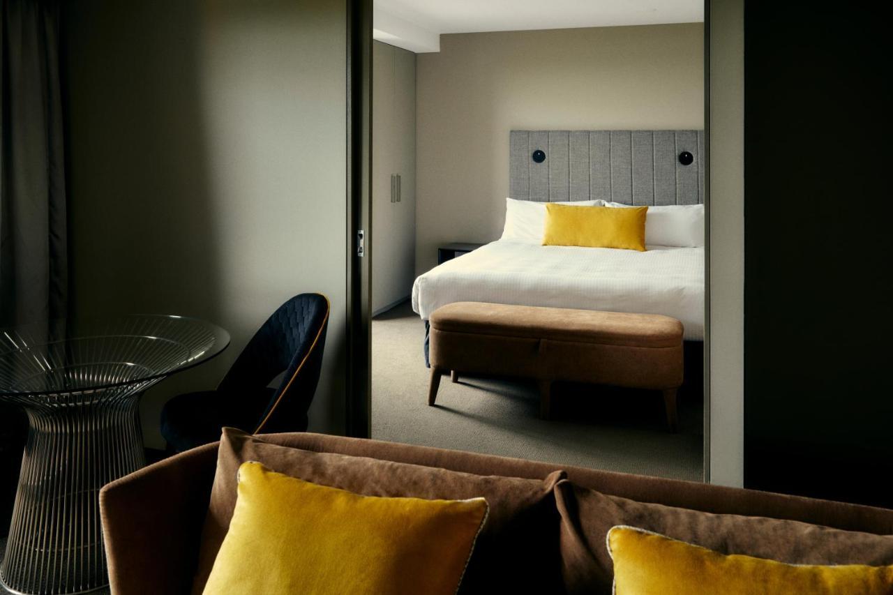Hotel The Kinson Melburne Exterior foto A suite at the hotel