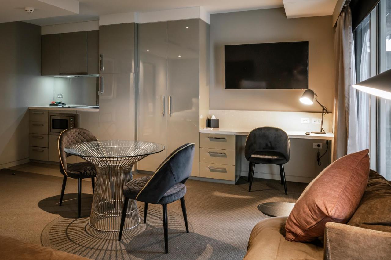 Hotel The Kinson Melburne Exterior foto A typical studio apartment